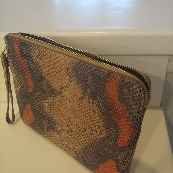 Great Clutch with anti theft lining! - Picture 1 of 5